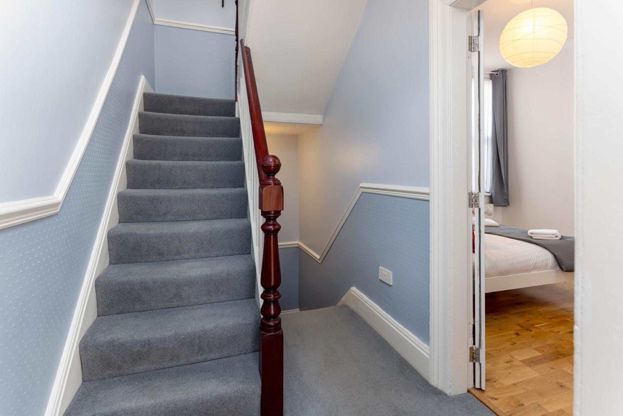 Air Host & Stay - Rockfield House - Sleeps 8 Liverpool Ngoại thất bức ảnh