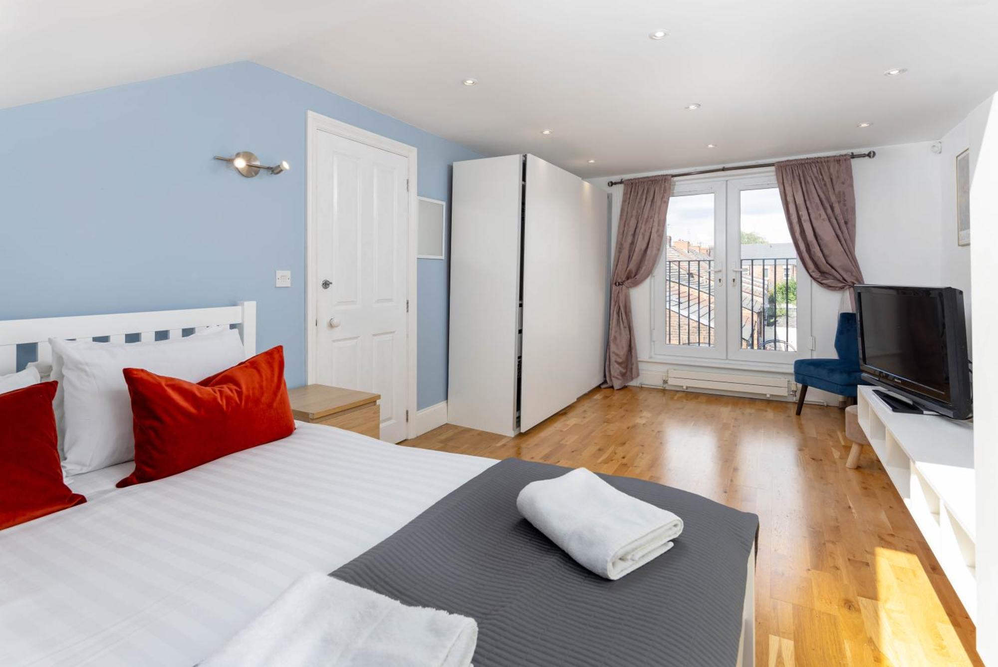 Air Host & Stay - Rockfield House - Sleeps 8 Liverpool Ngoại thất bức ảnh